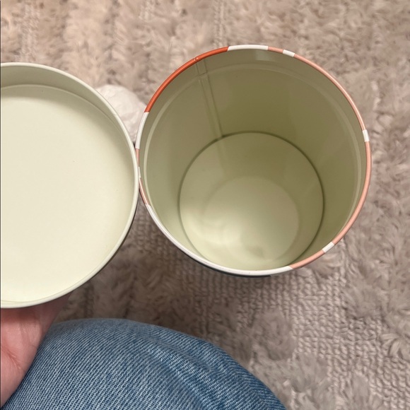 Set of Orla Kiely canisters - Picture 5 of 16